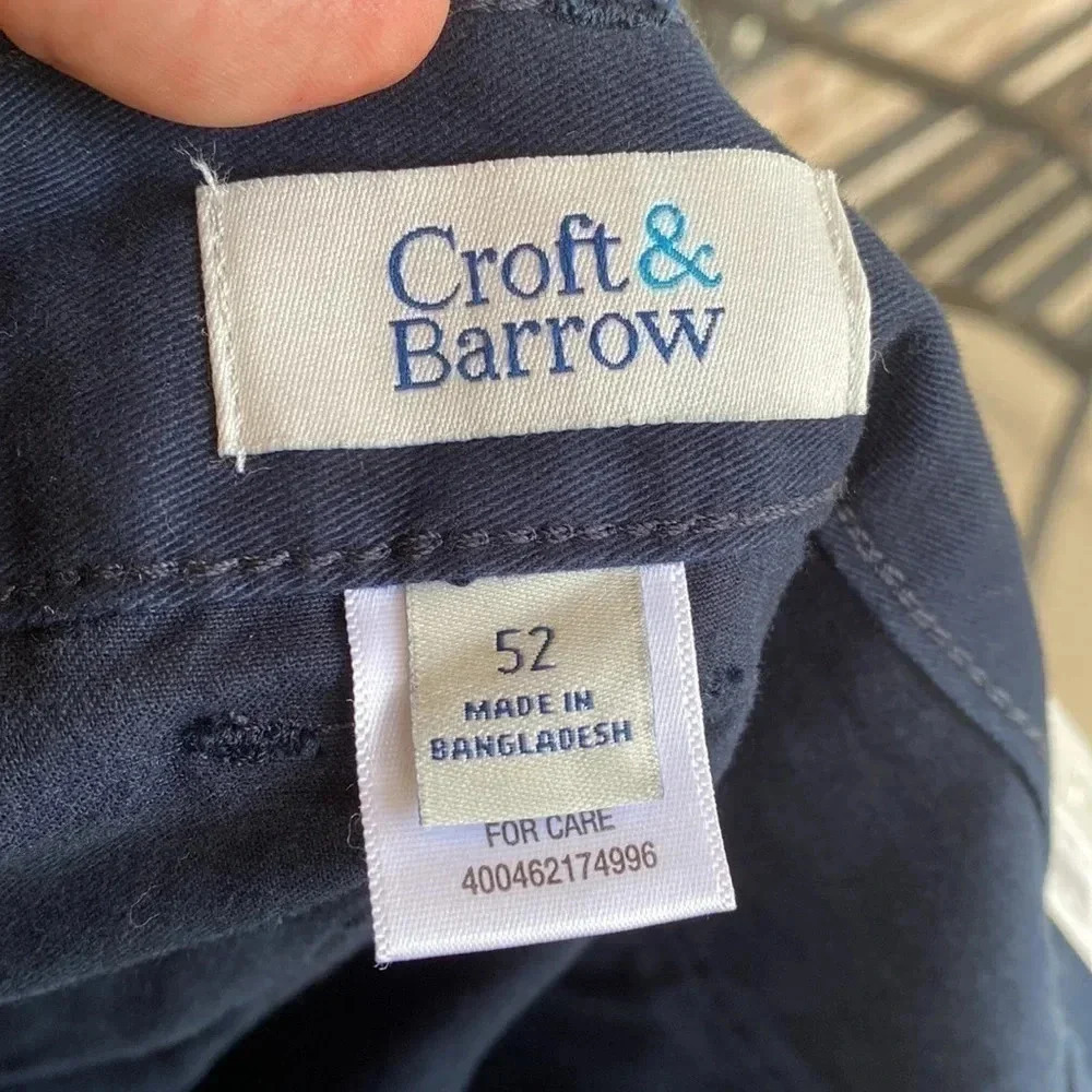 Croft & Borrow Navy Elasticized Sides Plus Size Cargo Shorts - Picture 11 of 14